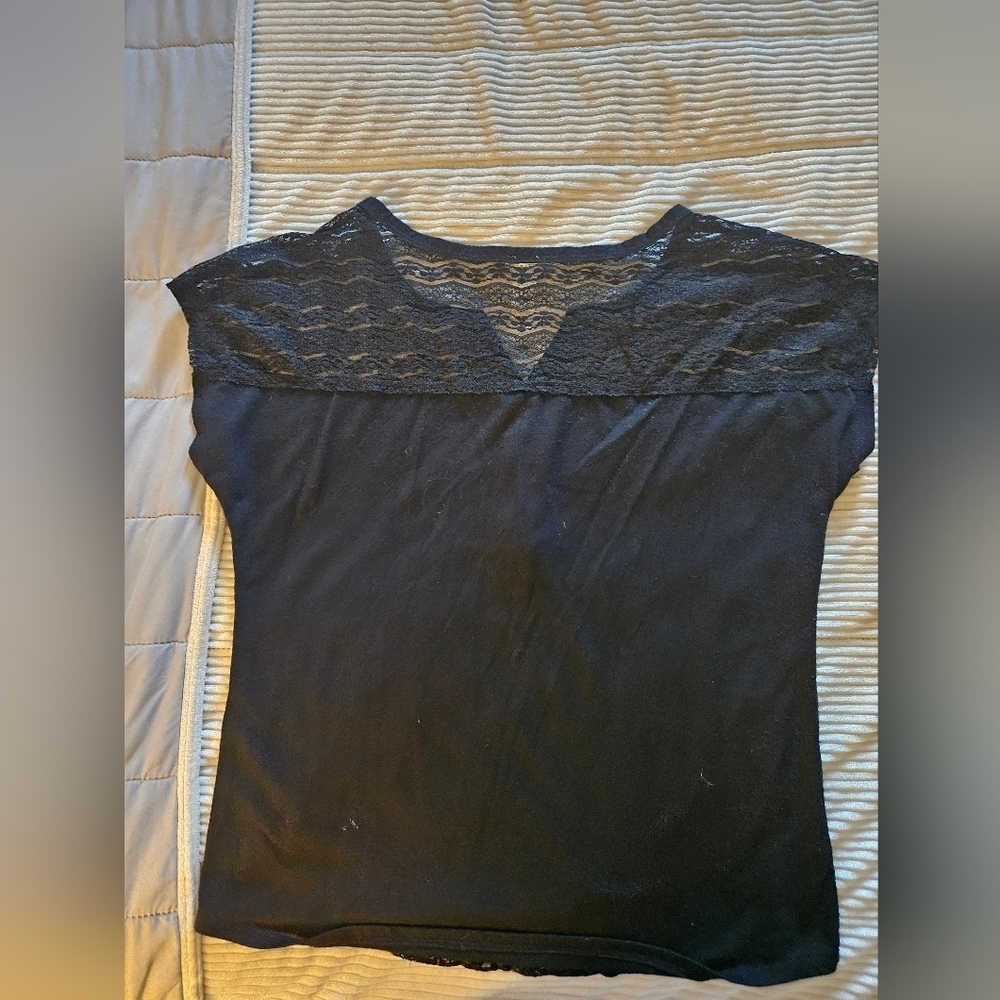 Charming Charlie Women's Black Lace Top With Button Accent Size L - Picture 5 of 7
